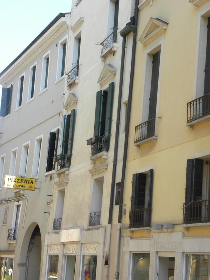 Portico Oscuro Deluxe Apartment - Centro Citta Treviso Ngoại thất bức ảnh
